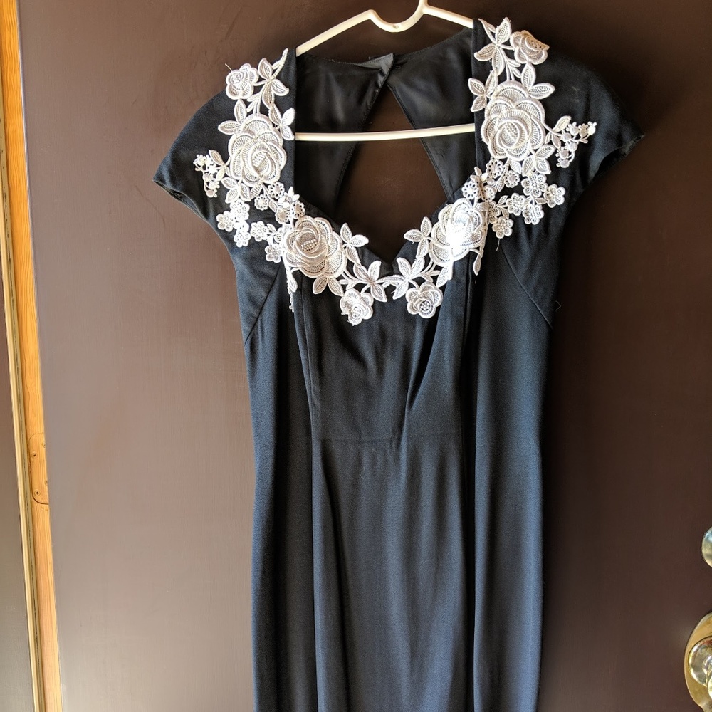 Late Edition Womens Vintage Formal Dress.
